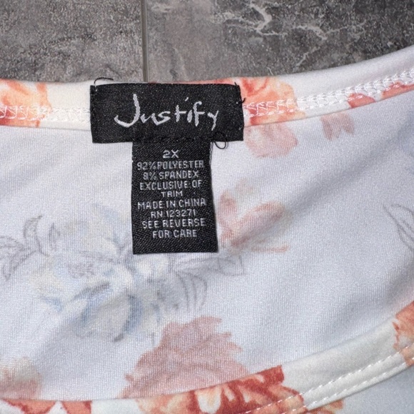 Justify Ivory Floral Top With Tie Size 2X NWT - Picture 2 of 4
